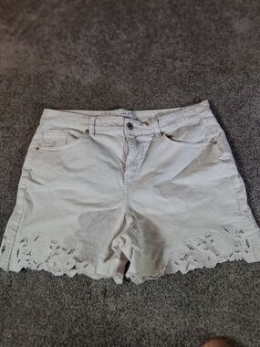 Lane Bryant Signature Culotte Pants Lace & Creme Colored